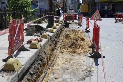 Kağıthane&rsquo;de elektrik hatları yer altına alınarak altyapı g&uuml;&ccedil;lendiriliyor
