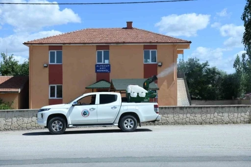 Kahramankazan Belediyesi haşere mesaisinde
