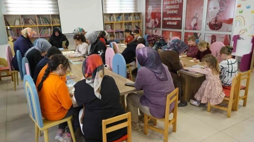 Kahramanmaraş&rsquo;ta anne ve &ccedil;ocukları aynı sayfalarda buluştu
