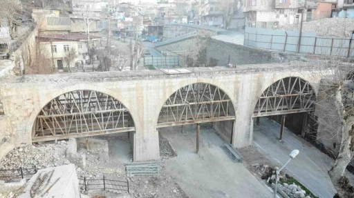 Kahramanmaraş&rsquo;ta Kanlıdere K&ouml;pr&uuml;s&uuml; yeniden ayağa kaldırılıyor
