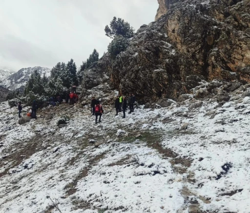 Kahramanmaraş’ta kayalıklardan düşen bir kişi hayatını kaybetti
