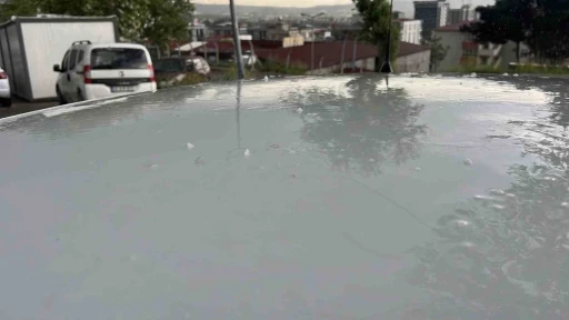 Kahramanmaraş&rsquo;ta kısa s&uuml;reli dolu etkili oldu
