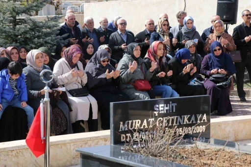 Kahramanmaraş&rsquo;ta Muhsin Yazıcıoğlu&rsquo;yla birlikte d&uuml;şen helikopterde vefat edenler mezarları başında anıldı
