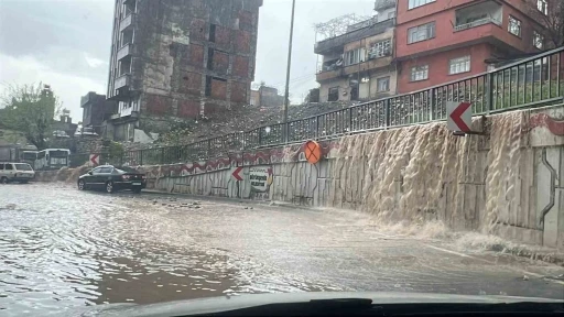 Kahramanmaraş&rsquo;ta sağanak etkili oldu
