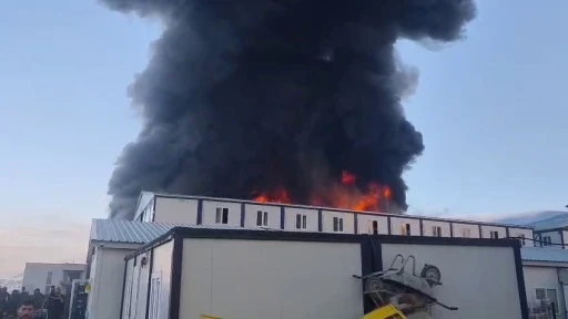 Kahramanmaraş&rsquo;ta şantiyede yangın: 1 &ouml;l&uuml;, 7 yaralı
