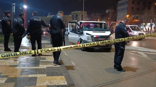 Kahramanmaraş&rsquo;ta terk edilmiş kamyonet paniği
