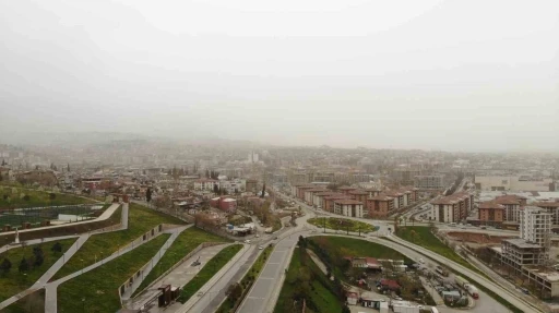 Kahramanmaraş&rsquo;ta toz taşınımı etkili oldu

