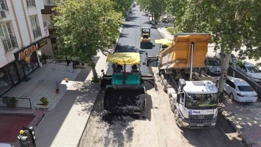 Kahramanmaraş&rsquo;ta yollar asfaltlanıyor
