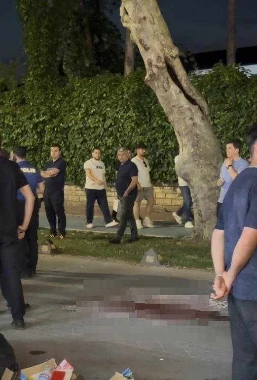 Kahreden kaza: Minib&uuml;s&uuml;n &ccedil;arptığı 16 yaşındaki &ccedil;ocuk hayatını kaybetti
