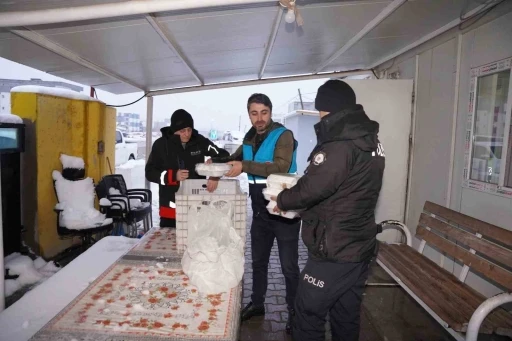 Kahta Belediyesi&rsquo;nden karla m&uuml;cadele seferberliği
