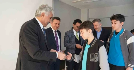 Kahta Belediyesi&rsquo;nden YKS ve LGS &ouml;ğrencilerine dijital destek
