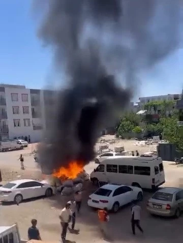 Kahta&rsquo;da &ccedil;&ouml;p yangını korkuttu
