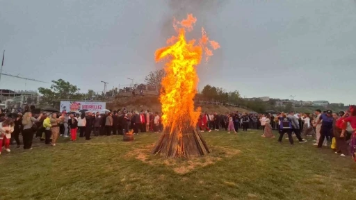 Kakava ateşi Tekirdağ&rsquo;ı sardı: Baharı danslarla karşıladılar
