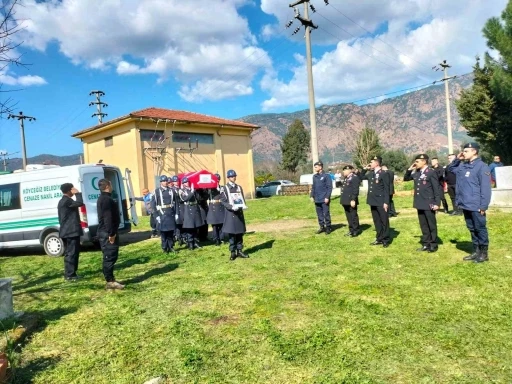 Kalbine yenilen Uzman &Ccedil;avuş Keskin K&ouml;yceğiz&rsquo;de toprağa verildi