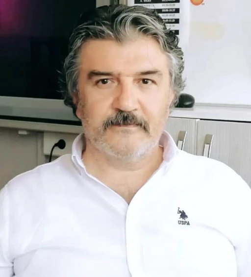 Kalp krizi ge&ccedil;iren sınıf &ouml;ğretmeni hayatını kaybetti
