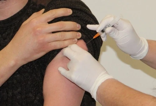 Kalp kriziyle aşıyı eşitlemek kamu sağlığına zarar verir
