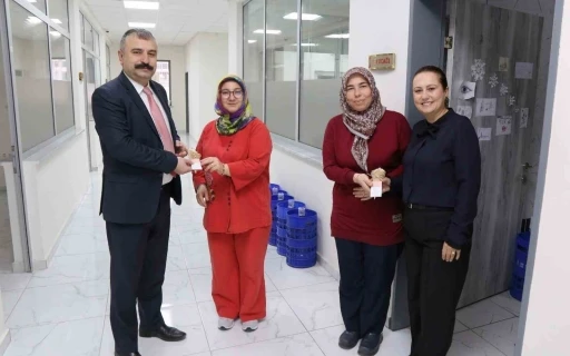 Kamu personeline 8 Mart D&uuml;nya Kadınlar G&uuml;n&uuml; i&ccedil;in anlamlı hediye
