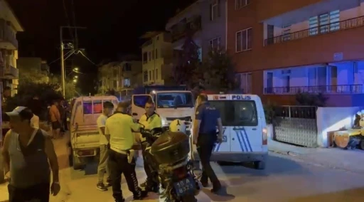 Kamyonetle gezerken polise yakalanan çocuk polis arabasına çarptı

