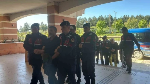 Kan donduran cinayetin sanığı ‘pişmanım’ diyerek ölen vatandaşın ailesine baş sağlığı diledi
