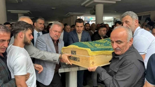 Kansere yenik d&uuml;şen il&ccedil;e başkanı son yolculuğuna uğurlandı
