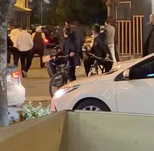 Kapaklı&rsquo;da gen&ccedil;ler arasında taşlı sopalı kavga
