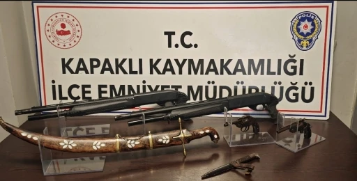 Kapaklı&rsquo;da tarihi silahlar ele ge&ccedil;irildi
