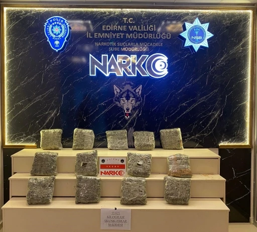 Kapıkule’de 13 kilo skunk ele geçirildi
