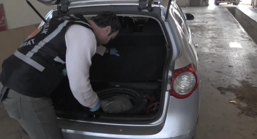 Kapıkule&rsquo;de uyuşturucuya ge&ccedil;it yok: 22 kilo 662 gram esrar ele ge&ccedil;irildi
