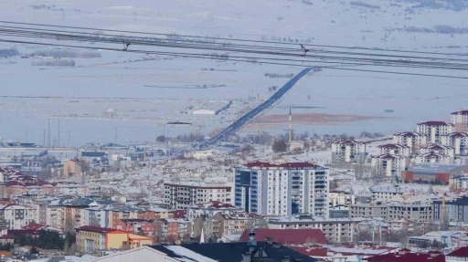 Kar Doğu&rsquo;yu terk etmiyor, uzmanlar &ccedil;ığ, buzlanma ve don uyarısı yaptı
