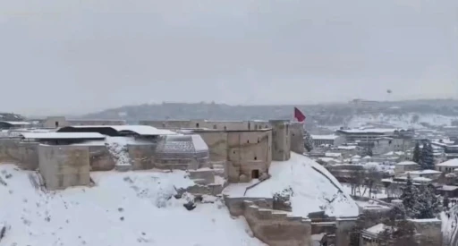 Kar yağışı sonrası Gaziantep&rsquo;te kartpostallık g&ouml;r&uuml;nt&uuml;ler
