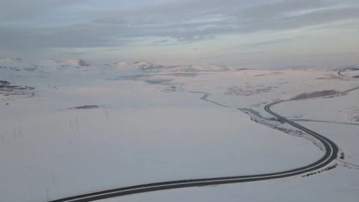 Kar yağışı sonrası kentte kartpostallık görüntüler oluştu
