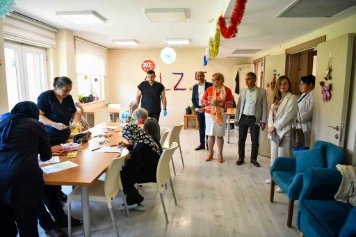 Karabağlar Belediyesi heyeti Tepebaşı’nın projelerini inceledi
