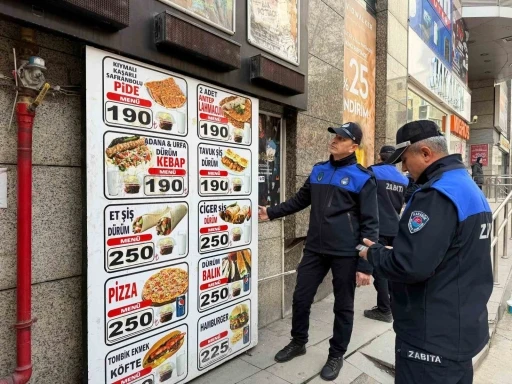 Karab&uuml;k Belediyesi kamusal alanlarda d&uuml;zenleme &ccedil;alışmalarını s&uuml;rd&uuml;r&uuml;yor
