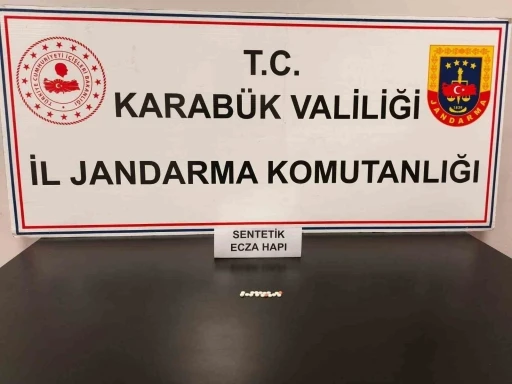 Karabük’te 17 sentetik ecza ele geçirildi
