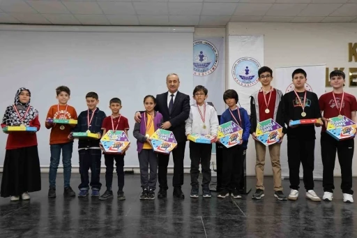 Karab&uuml;k&rsquo;te akıl ve zeka oyunları turnuvası d&uuml;zenlendi

