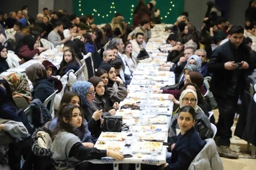 Karab&uuml;k&rsquo;te gen&ccedil;ler iftar programında buluştu

