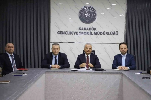 Karab&uuml;k&rsquo;te gen&ccedil;lik ve spor &ccedil;alışmaları masaya yatırıldı
