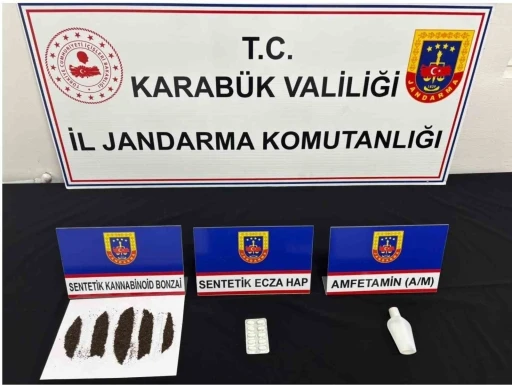 Karab&uuml;k&rsquo;te ka&ccedil;ak&ccedil;ılık ve uyuşturucu operasyonu: Jandarmadan iki ayrı darbe
