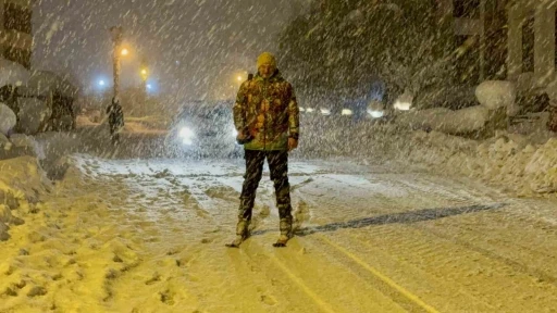 Karab&uuml;k&rsquo;te kar &ccedil;ilesi ve eğlence bir arada
