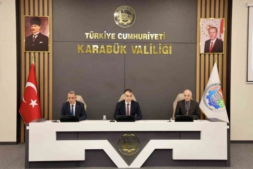 Karab&uuml;k&rsquo;te muhtarlara hizmet i&ccedil;i eğitim toplantısı yapıldı
