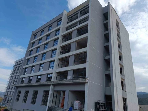 Karab&uuml;k&rsquo;te &ouml;ğrenci yurdu inşaatında &ccedil;alışmalar s&uuml;r&uuml;yor
