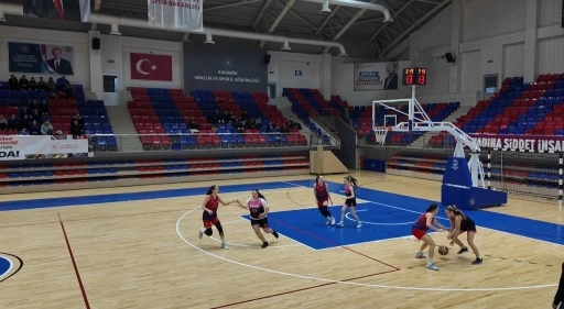 Karab&uuml;k&rsquo;te Okul Sporları Gen&ccedil;ler Basketbol Grup M&uuml;sabakaları başladı
