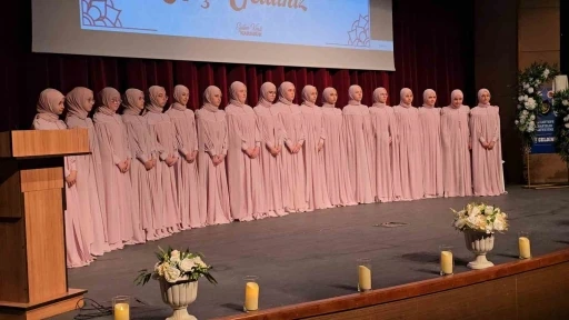 Karabük’te &quot;Örgün Eğitimle Birlikte Hafızlık Projesi&quot; ilk meyvelerini verdi
