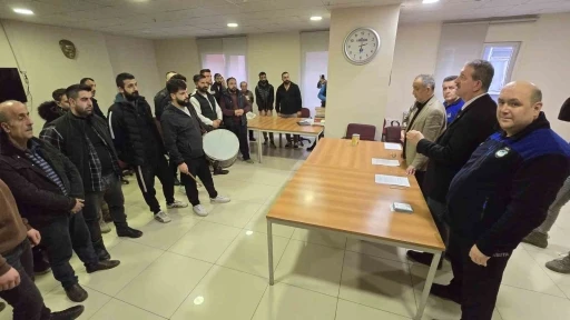 Karab&uuml;k&rsquo;te Ramazan geleneği s&uuml;r&uuml;yor: 55 davulcu vatandaşları sahura kaldıracak

