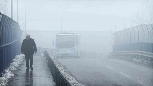 Karab&uuml;k&rsquo;te yoğun sis g&ouml;r&uuml;ş mesafesini d&uuml;ş&uuml;rd&uuml;
