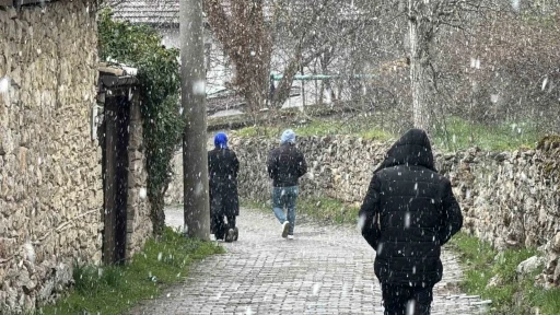 Karab&uuml;k&rsquo;&uuml;n y&uuml;ksek kesimlerinde kar yağışı yeniden başladı
