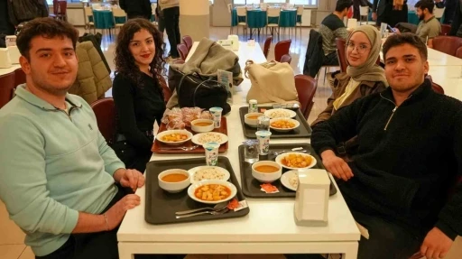 Karab&uuml;k &Uuml;niversitesi&rsquo;nde "Kızıl Elma İftarı" ger&ccedil;ekleşti
