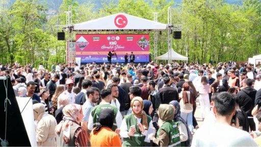 Karab&uuml;k &Uuml;niversitesinde Gen&ccedil;lik Ş&ouml;leni coşkusu yaşandı
