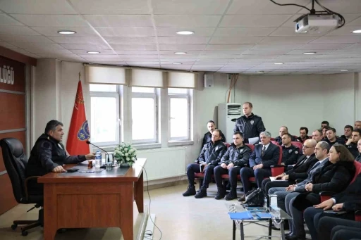 Karaburun birim amirleriyle buluştu
