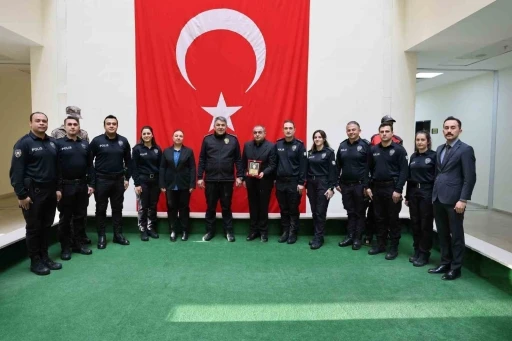 Karaburun&rsquo;dan personele vefa
